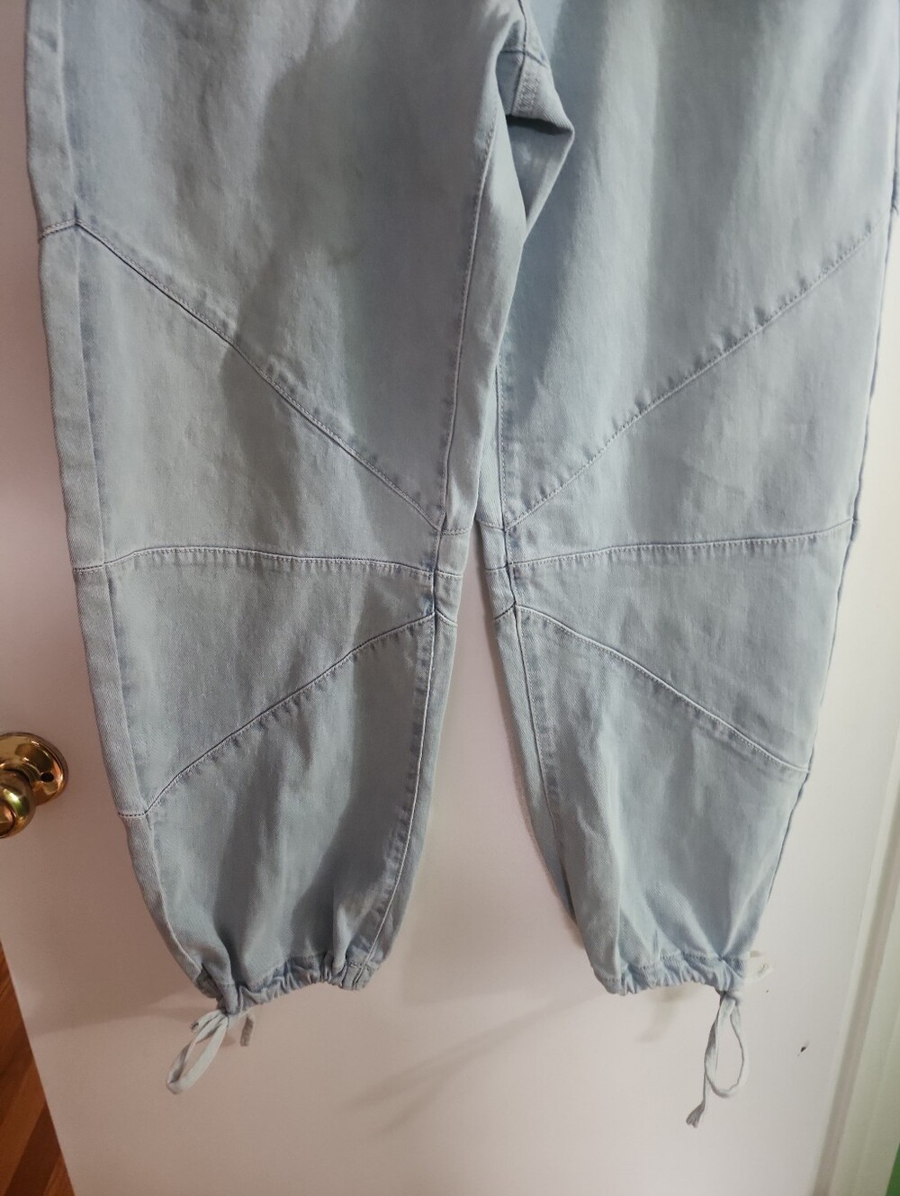 Women’s  Light Wash Mid Rise Barrel Denim  Jeans - Picture 4 of 11